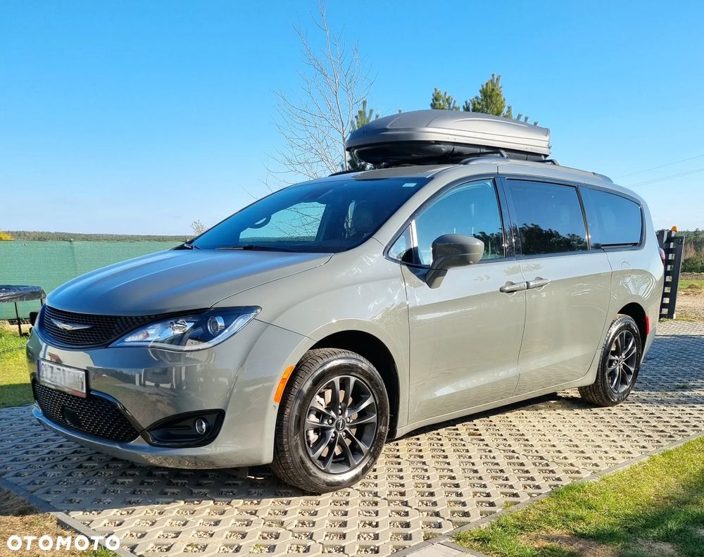 Chrysler Pacifica - 6