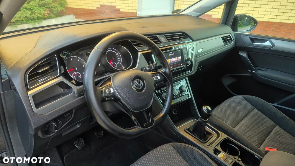 Volkswagen Touran 1.6 TDI SCR BlueMotion Technology Comfortline - 9