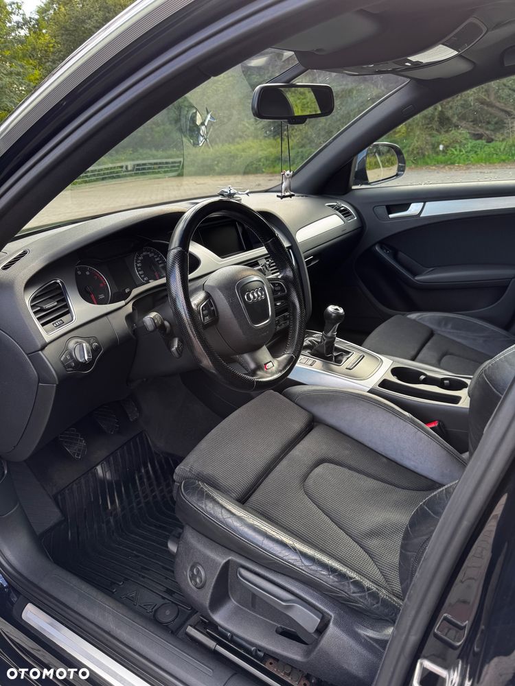 Audi A4 Limousine - 16