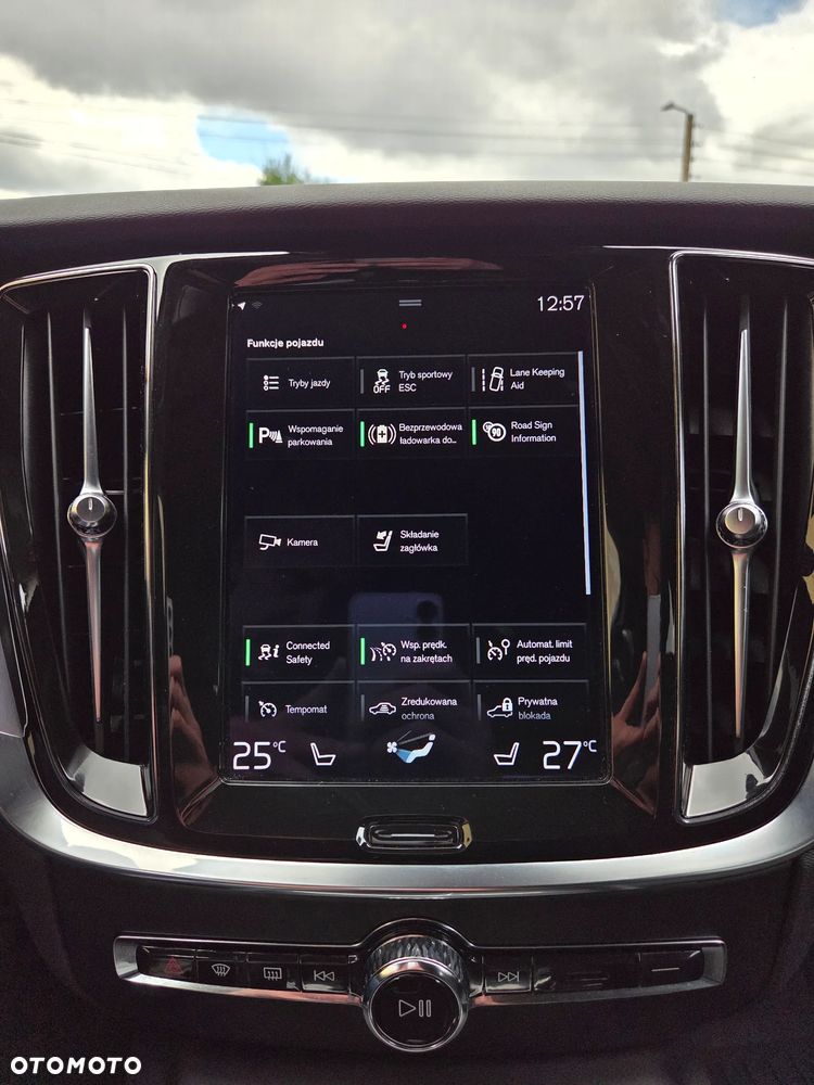 Volvo V60 B4 D Momentum Pro - 22