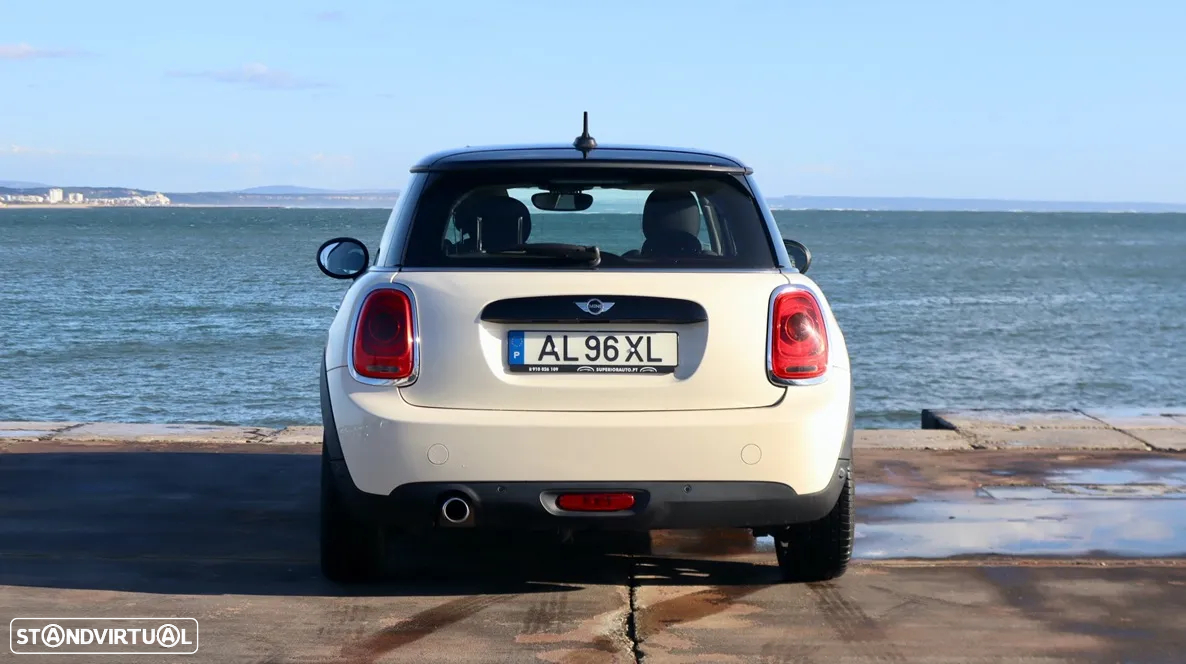 MINI 3 Portas Cooper D Aut. - 19