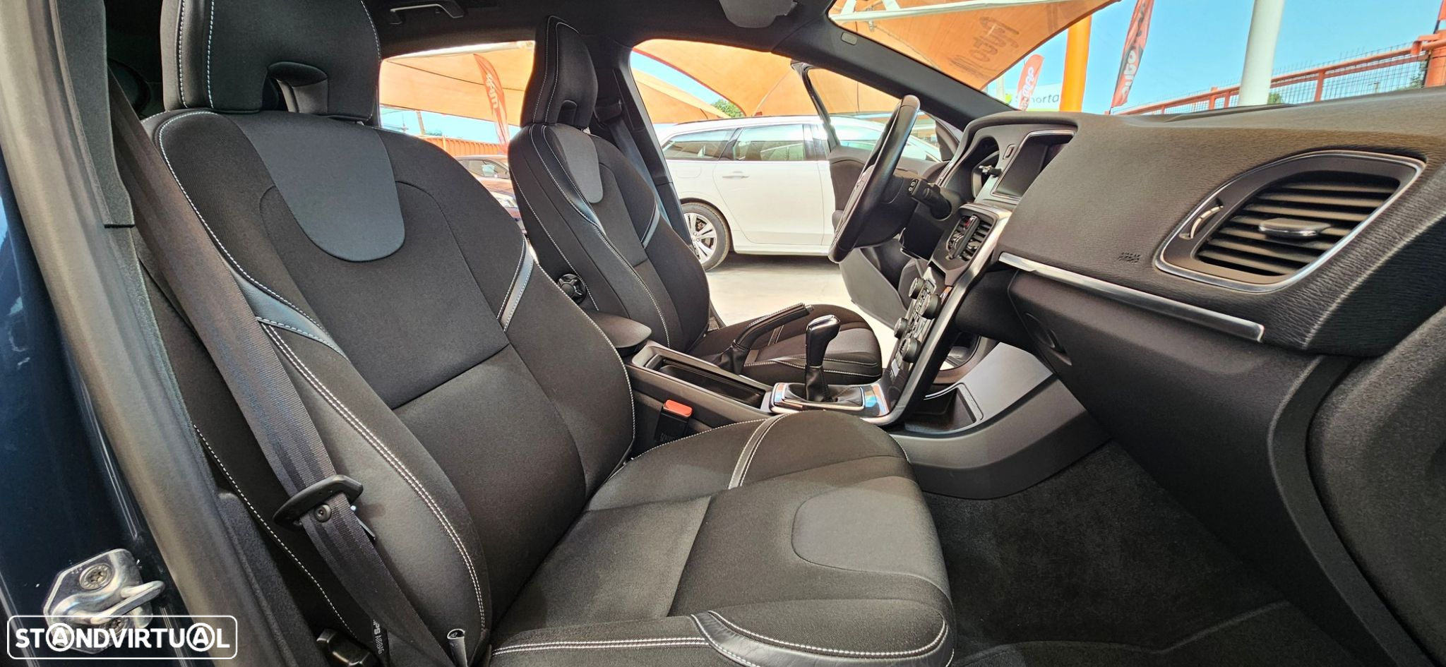 Volvo V40 2.0 D3 Momentum - 15
