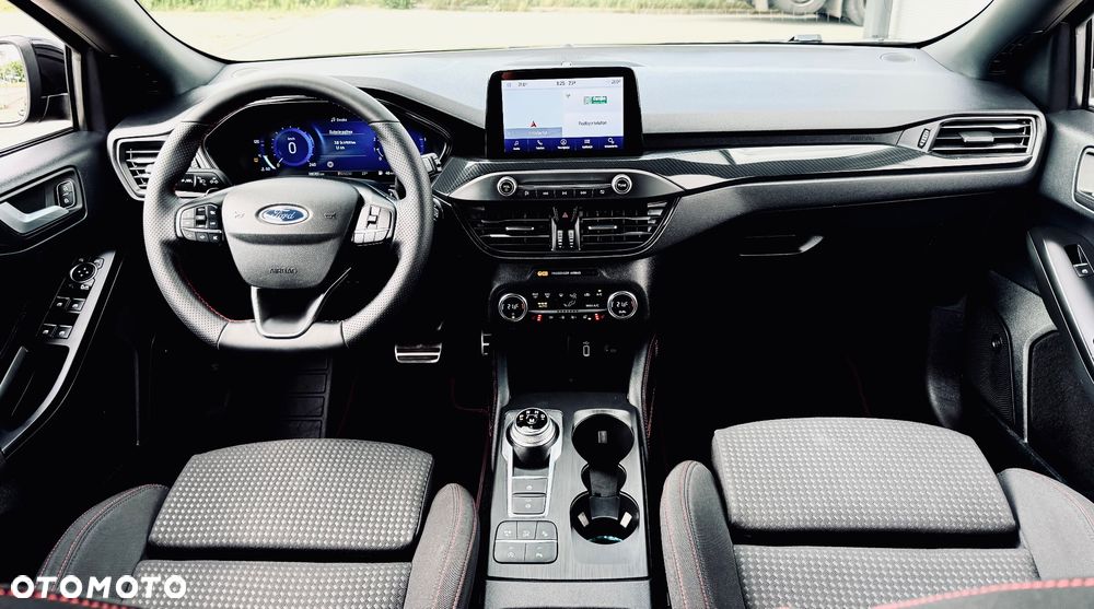 Ford Focus 1.5 EcoBoost Start-Stopp-System ST-LINE X - 6