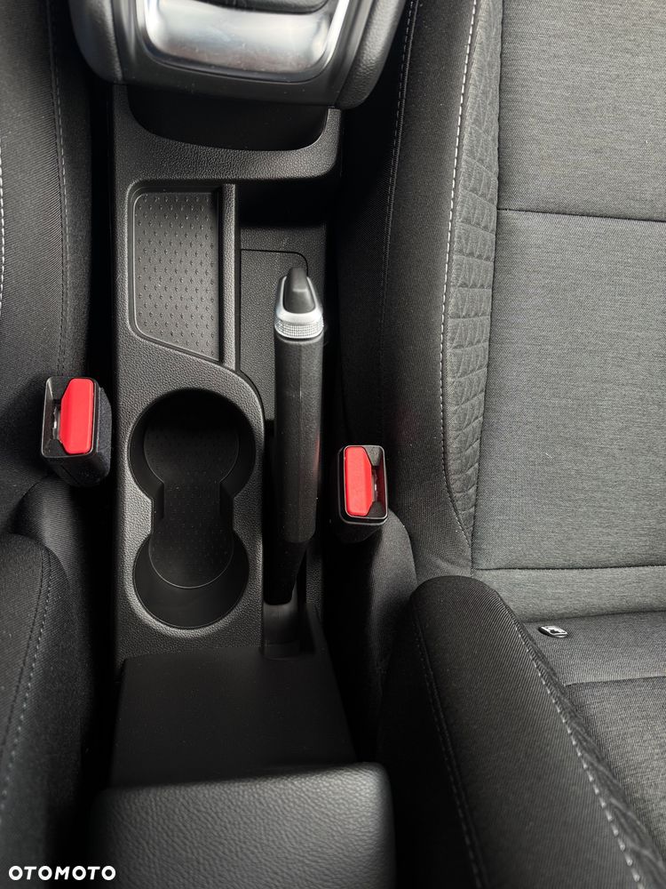 Renault Captur TCe 100 EXPERIENCE - 17
