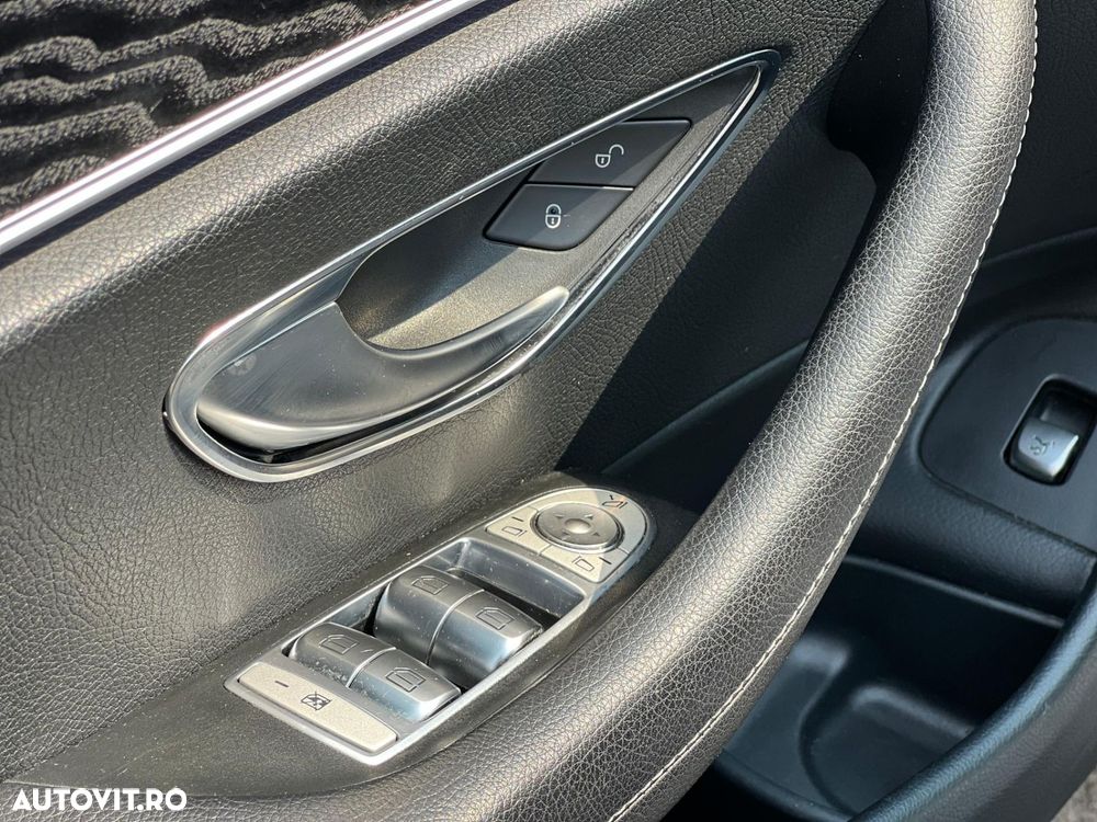 Mercedes-Benz E 200 4MATIC - 10