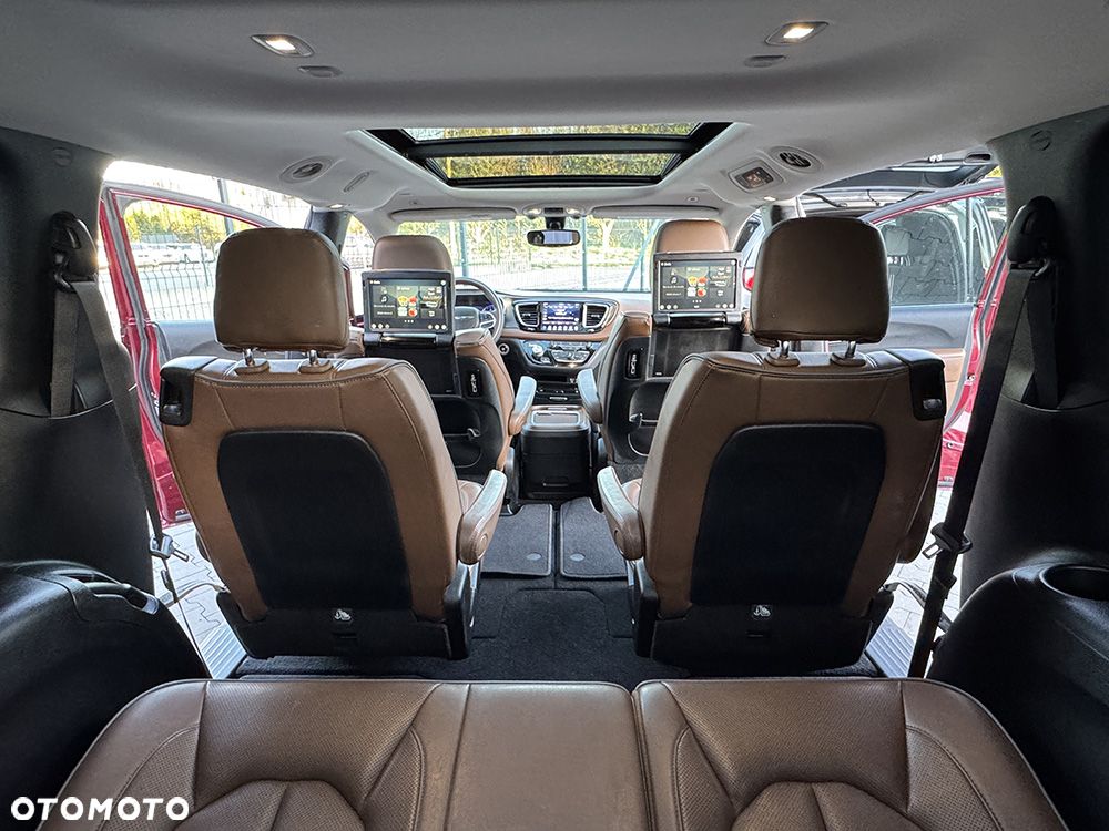 Chrysler Pacifica - 22