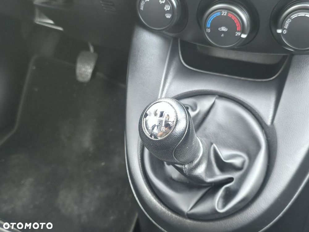 Mazda 2 - 16