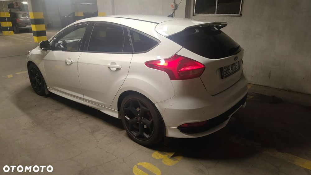 Ford Focus 2.0 EcoBoost ST-2 - 6