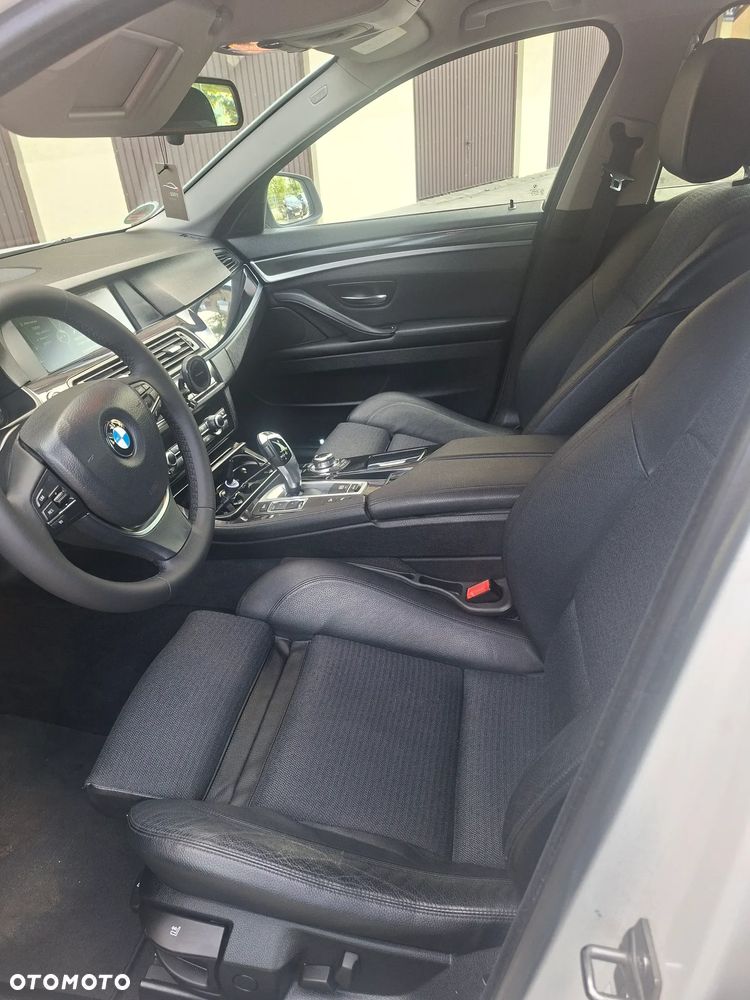 BMW Seria 5 525d xDrive - 3