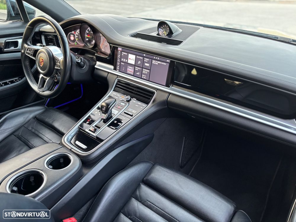 Porsche Panamera Sport Turismo - 18