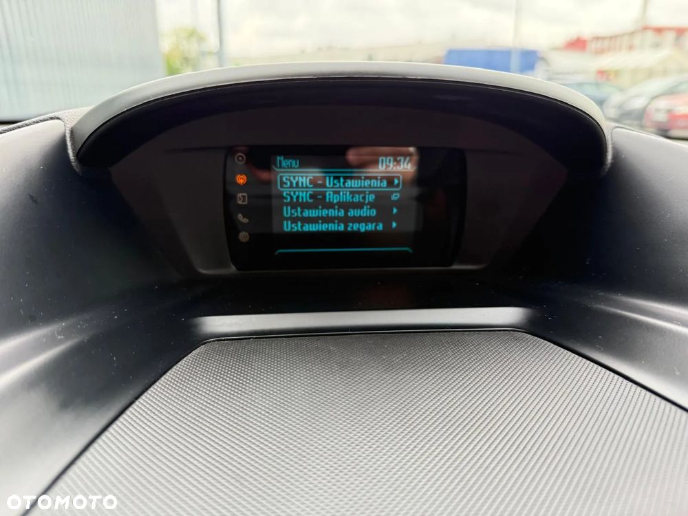 Ford Kuga 2.0 TDCi 2x4 SYNC - 36