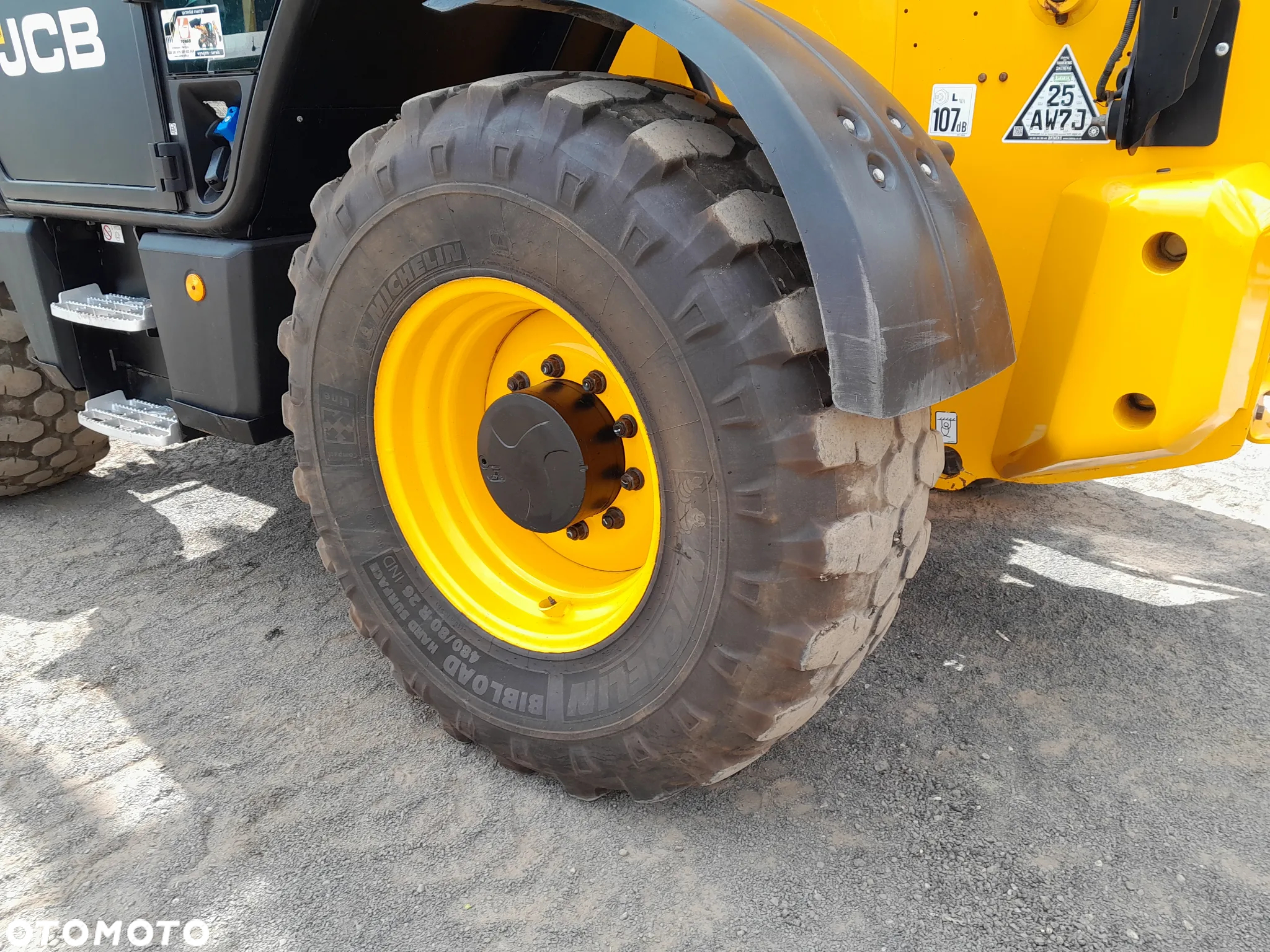 JCB 560-80 - 17