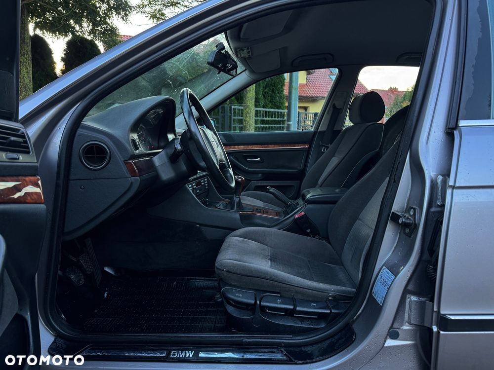 BMW Seria 5 525tds - 11