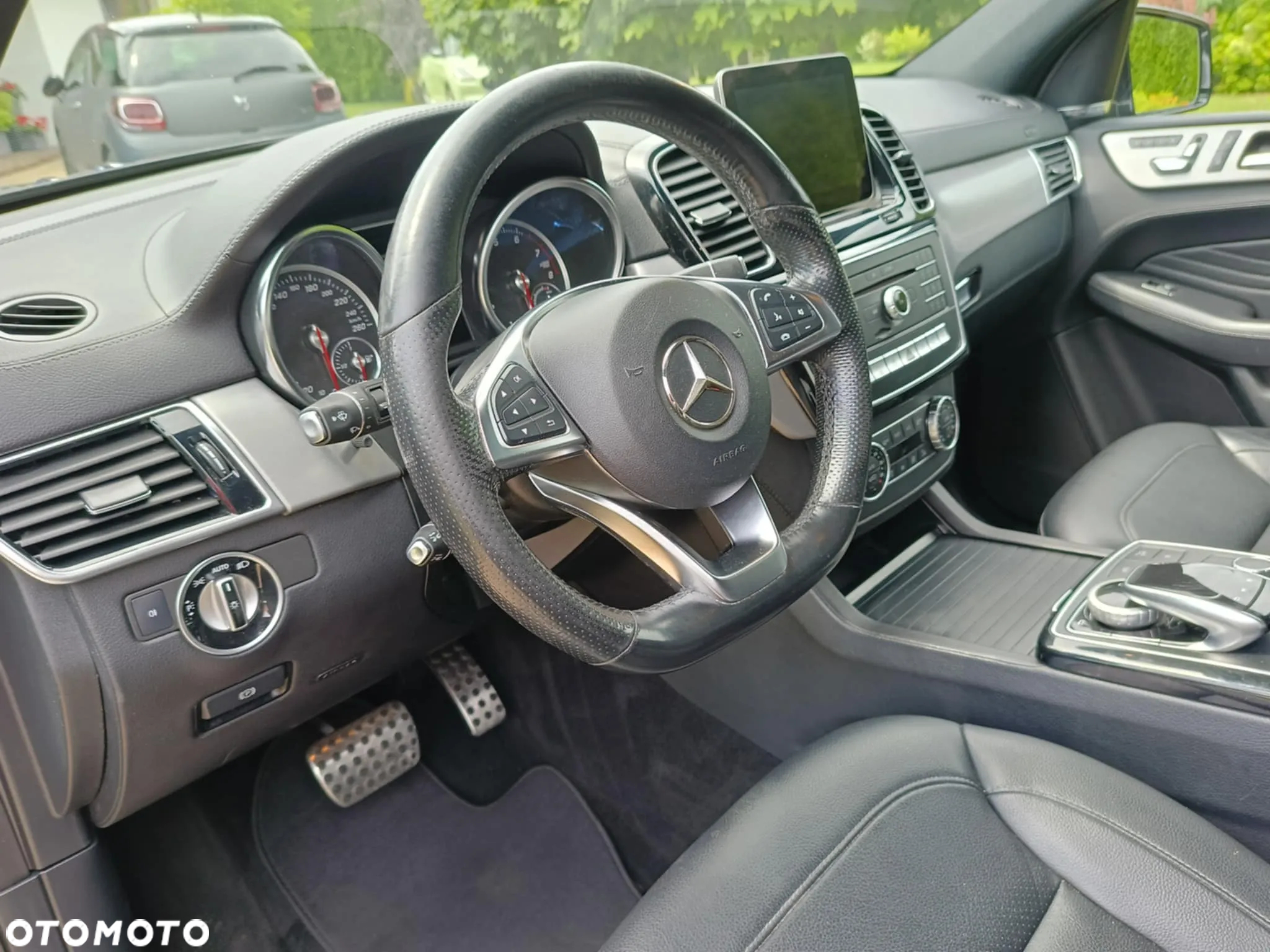 Mercedes-Benz GLE 500 e 4Matic 7G-TRONIC AMG Line - 27