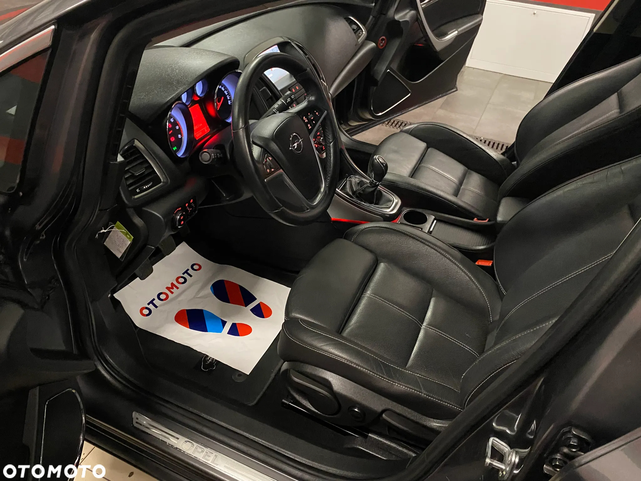 Opel Astra 1.4 Turbo Cosmo - 12