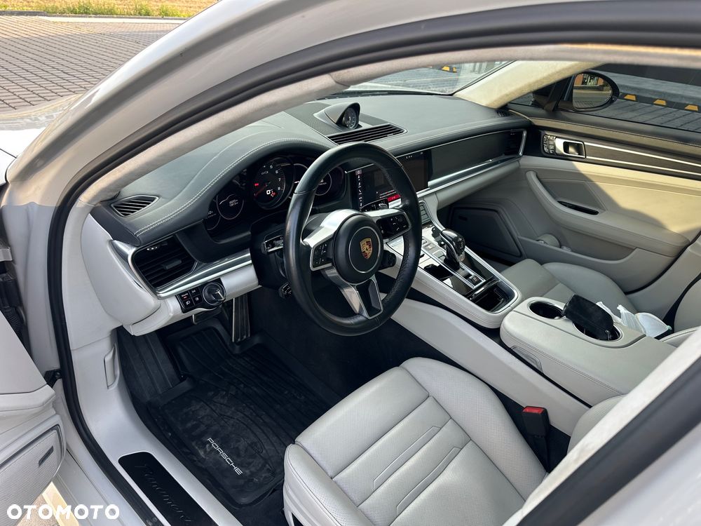 Porsche Panamera GTS GPF - 8