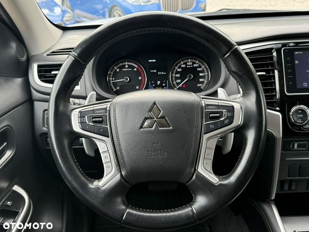 Mitsubishi L200 2.2 d DC Instyle Plus - 23