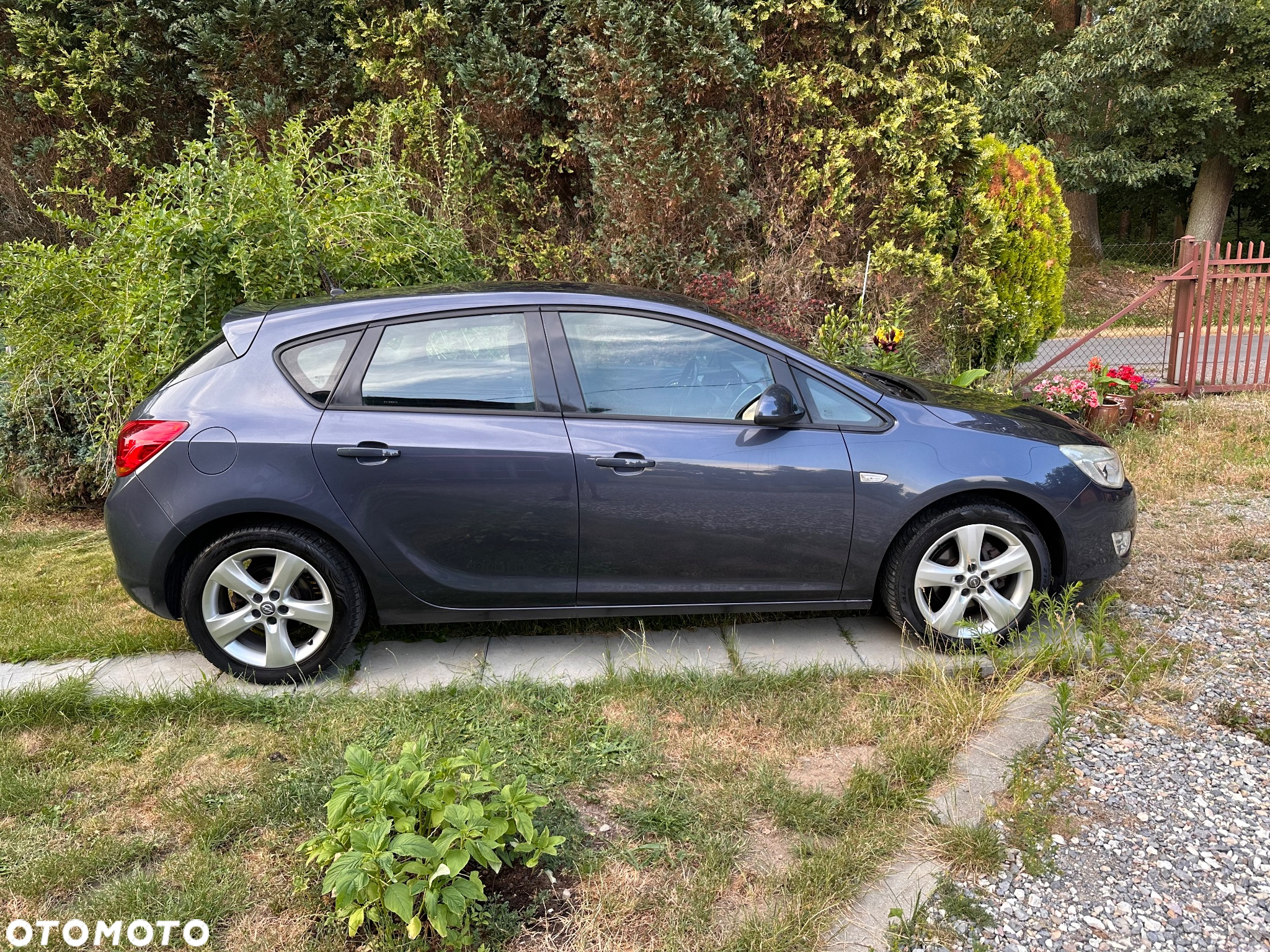 Opel Astra IV 1.4 T Essentia - 2