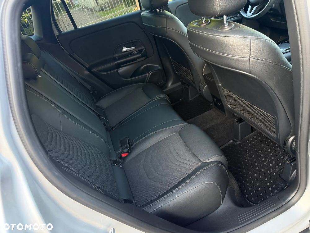 Mercedes-Benz GLA 200 Style - 33