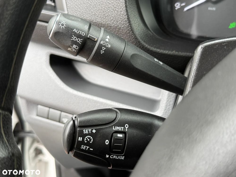 Opel Vivaro - 19