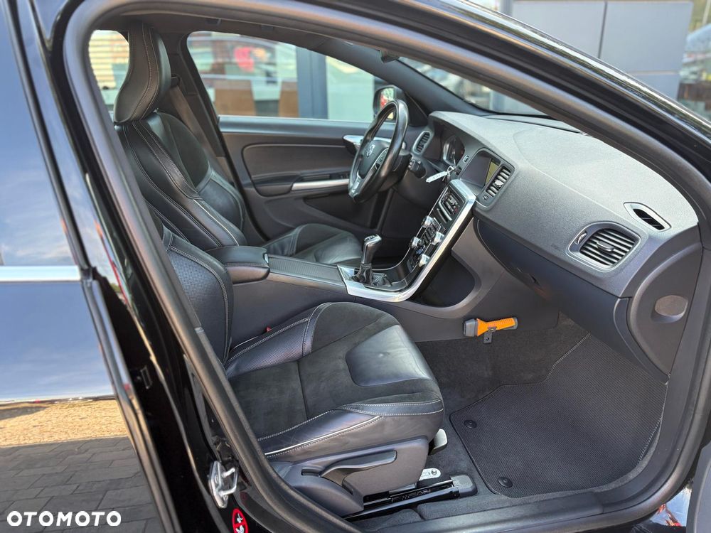 Volvo V60 D2 Drive-E R-Design Momentum - 15