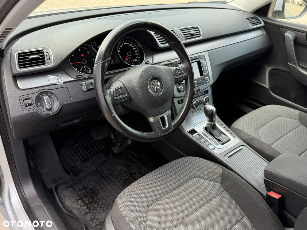 Volkswagen Passat - 13