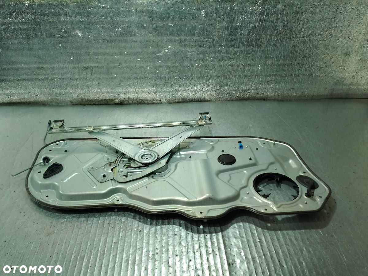 PODNOŚNIK SZYBY PRAWY PRZÓD Z STELAŻEM VOLVO C30 ( 06-12 )  8679979RH - 4