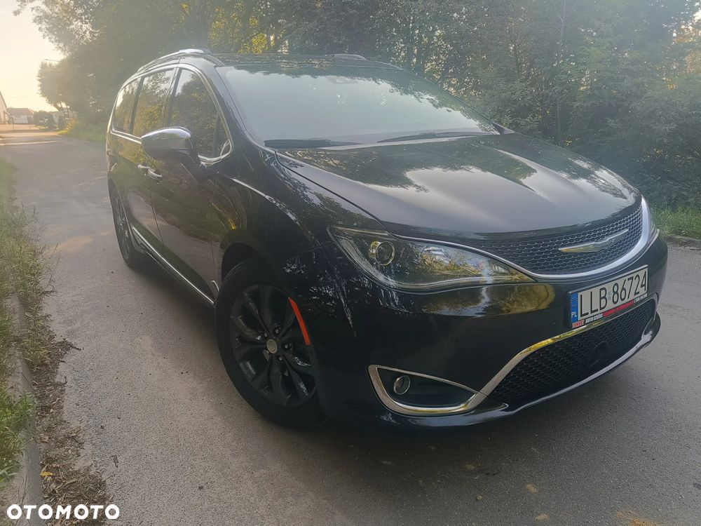 Chrysler Pacifica - 28