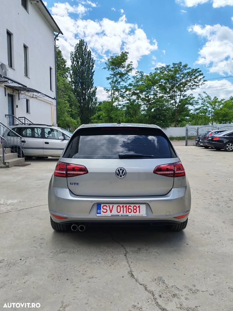 Volkswagen Golf - 8