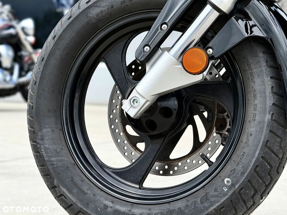 Suzuki Boulevard - 33
