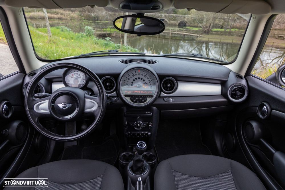 MINI 3 Portas One D - 53