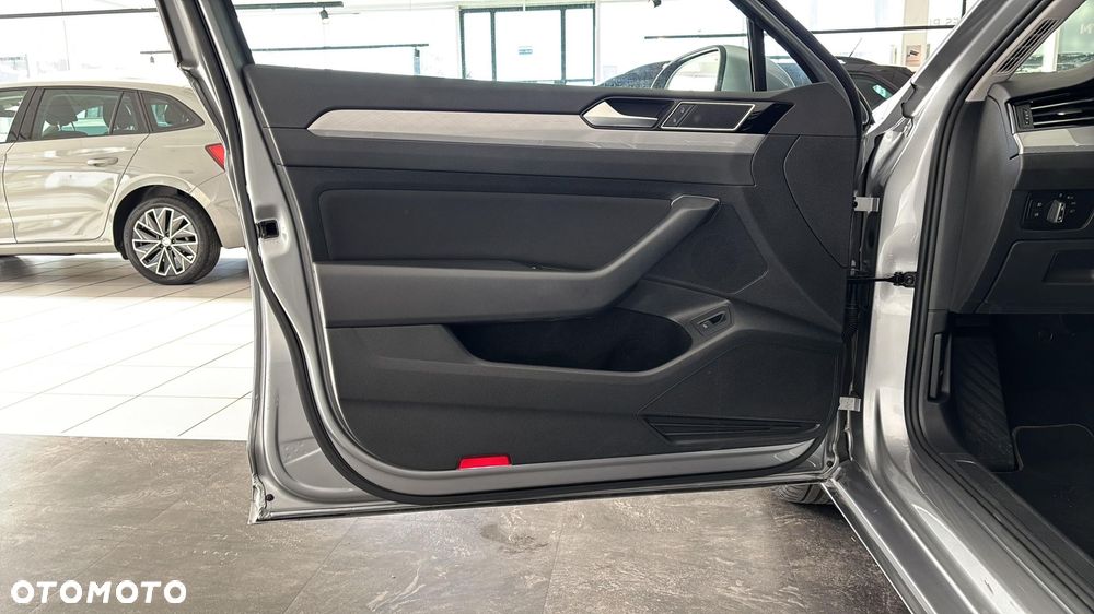 Volkswagen Passat - 10