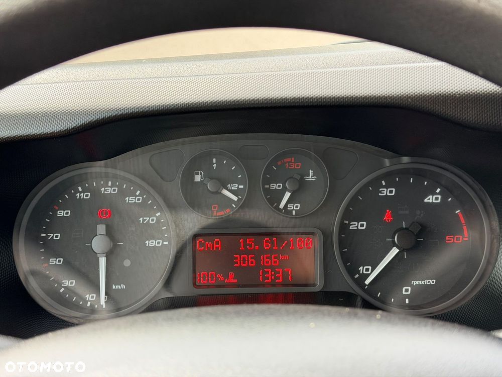 Iveco 72C18 KONTENER WINDA - 33