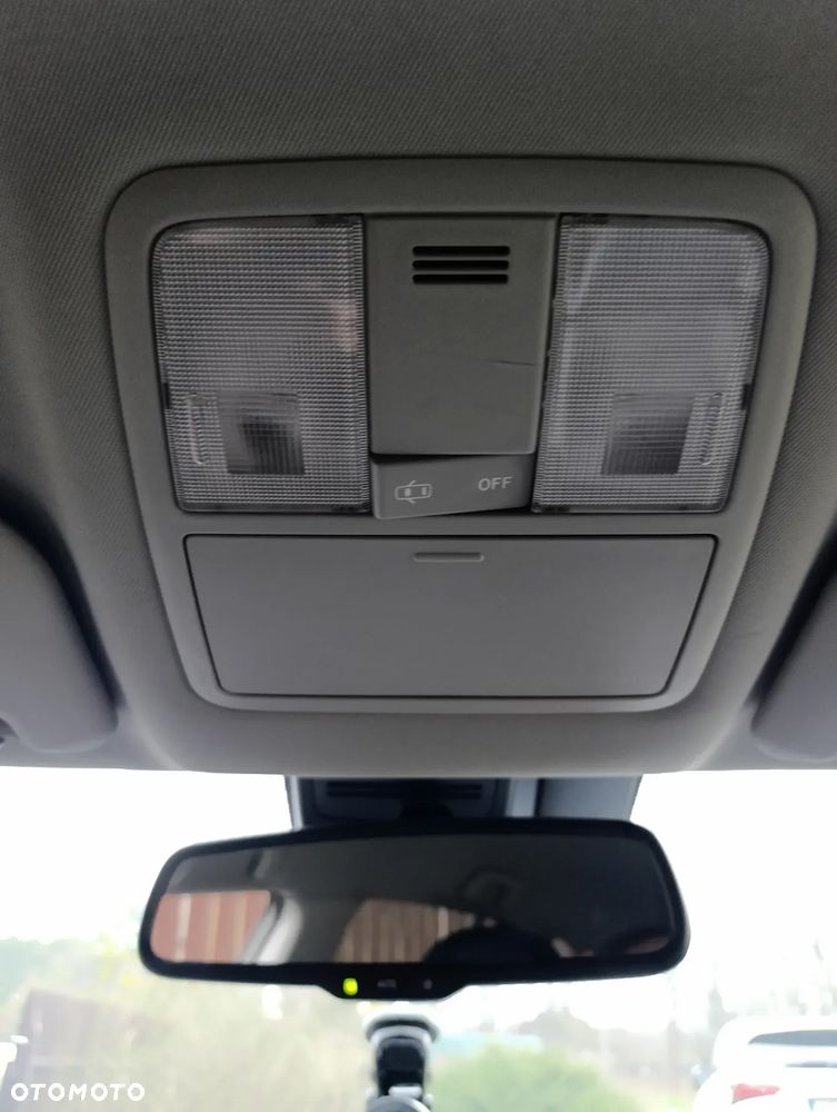 Toyota Avensis 1.8 Comfort - 12