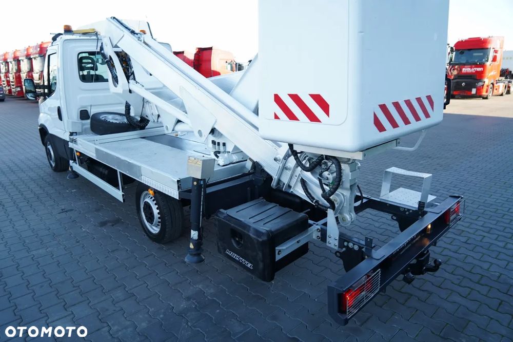 Iveco DAILY 35-120 / ZWYŻKA / PODNOŚNIK KOSZOWY  20 METRÓW / 4 PODPORY / MANUAL / 2017 - 20