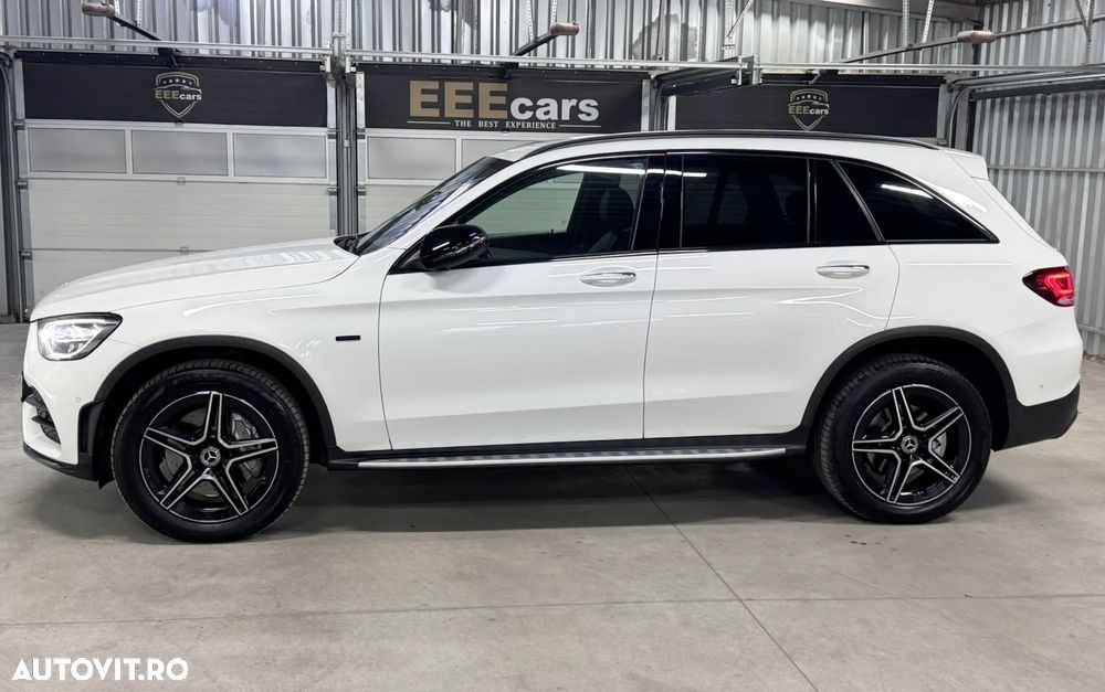 Mercedes-Benz GLC 300 de 4Matic 9G-TRONIC AMG Line Plus - 32