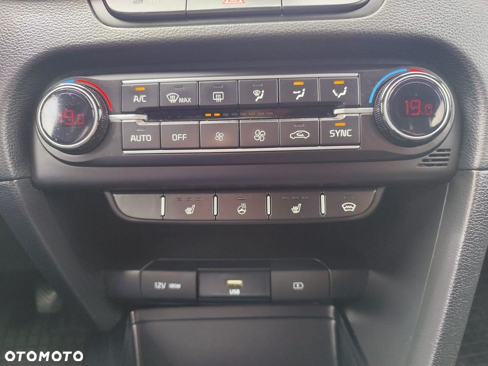 Kia XCeed - 22