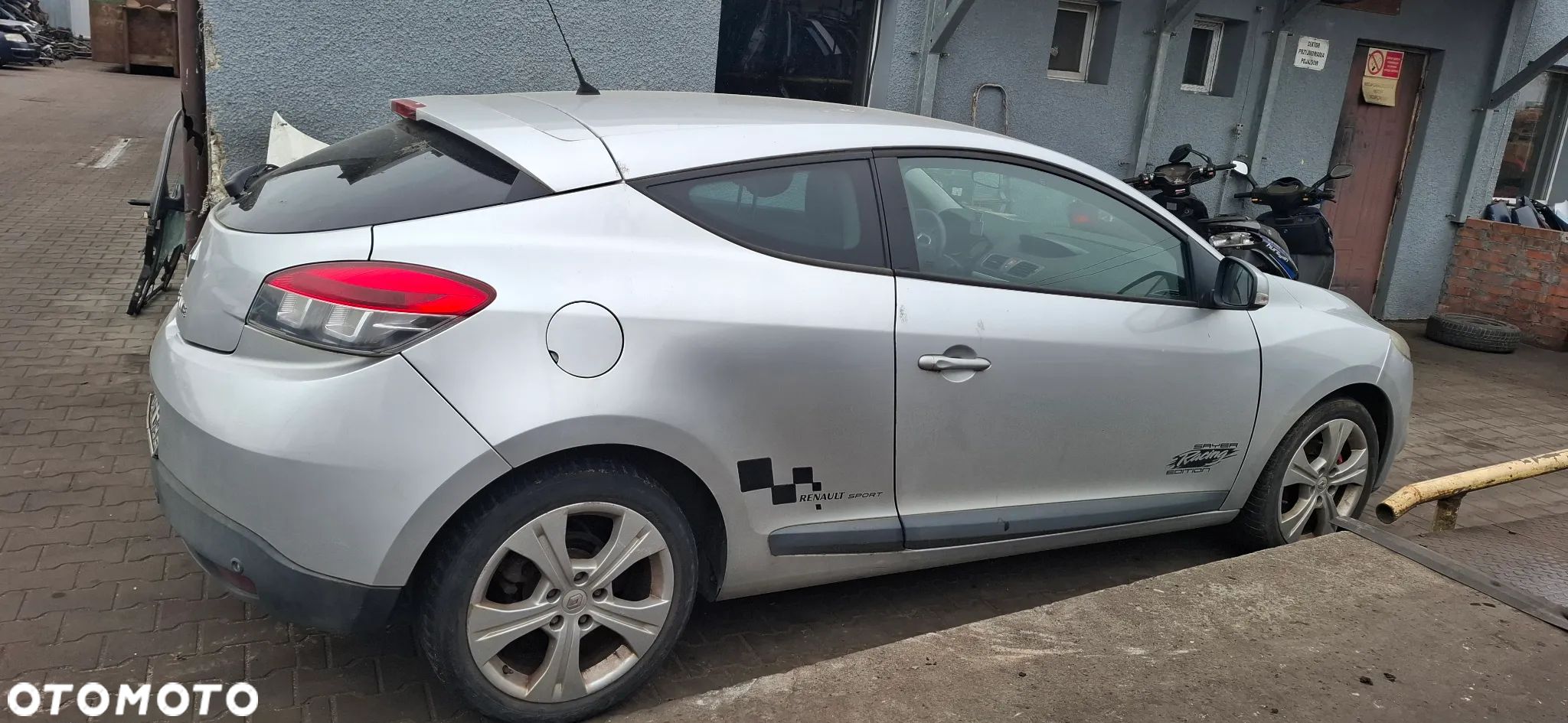 Renault MEGANE III Coupe 1,4 b  kod silnika H4J 700 na części - 1