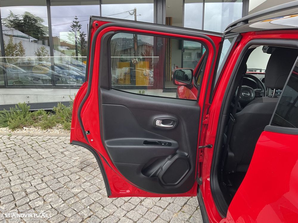 Jeep Renegade 1.0 T Night Eagle - 44