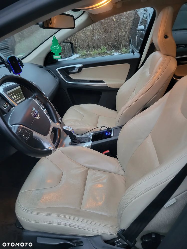 Volvo XC 60 D4 Geartronic Momentum - 8