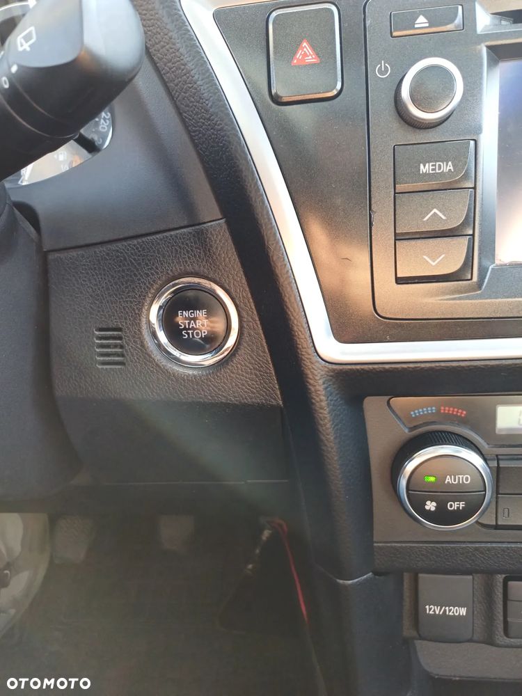 Toyota Auris 2.0 D-4D Premium - 16