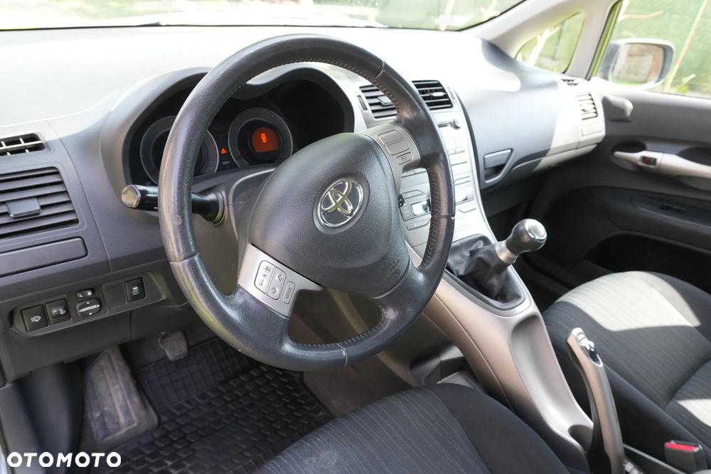 Toyota Auris 1.6 VVT-i Sol - 5