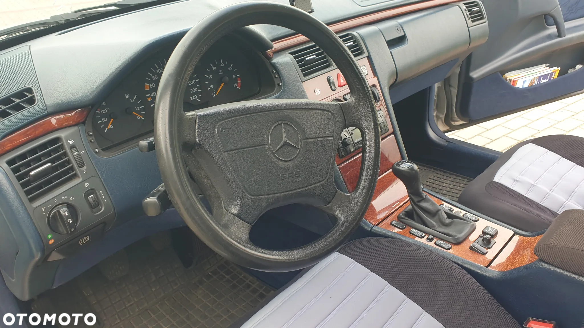 Mercedes-Benz Klasa E - 19