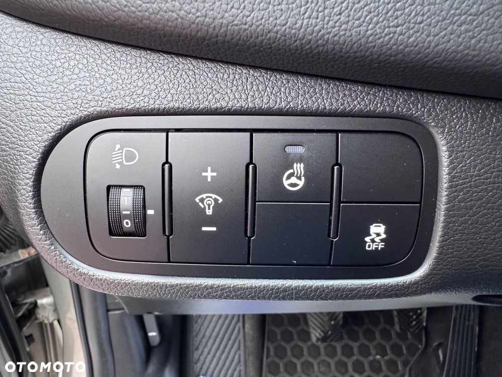 Kia Carens 1.6 GDI M - 21