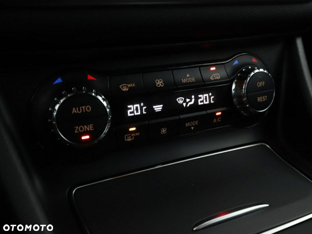Mercedes-Benz GLA 180 AMG Line - 28