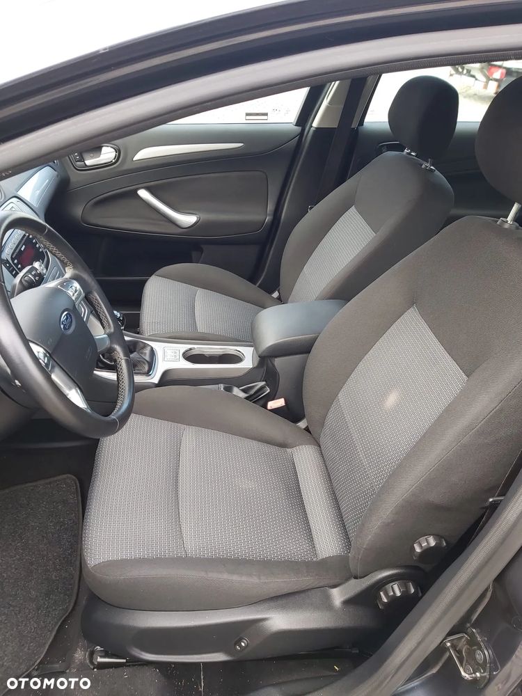 Ford Mondeo 1.8 TDCi Silver X - 26