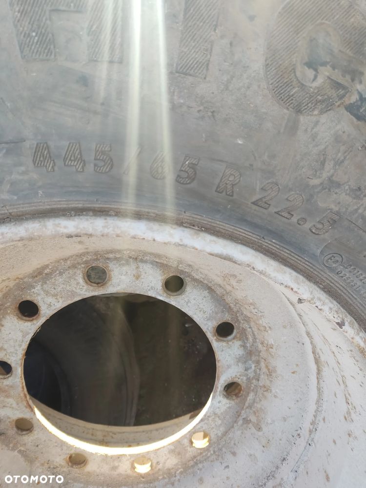 koła do samochodu ciężarowego lub przyczepy 445/65 R22.5 - 2