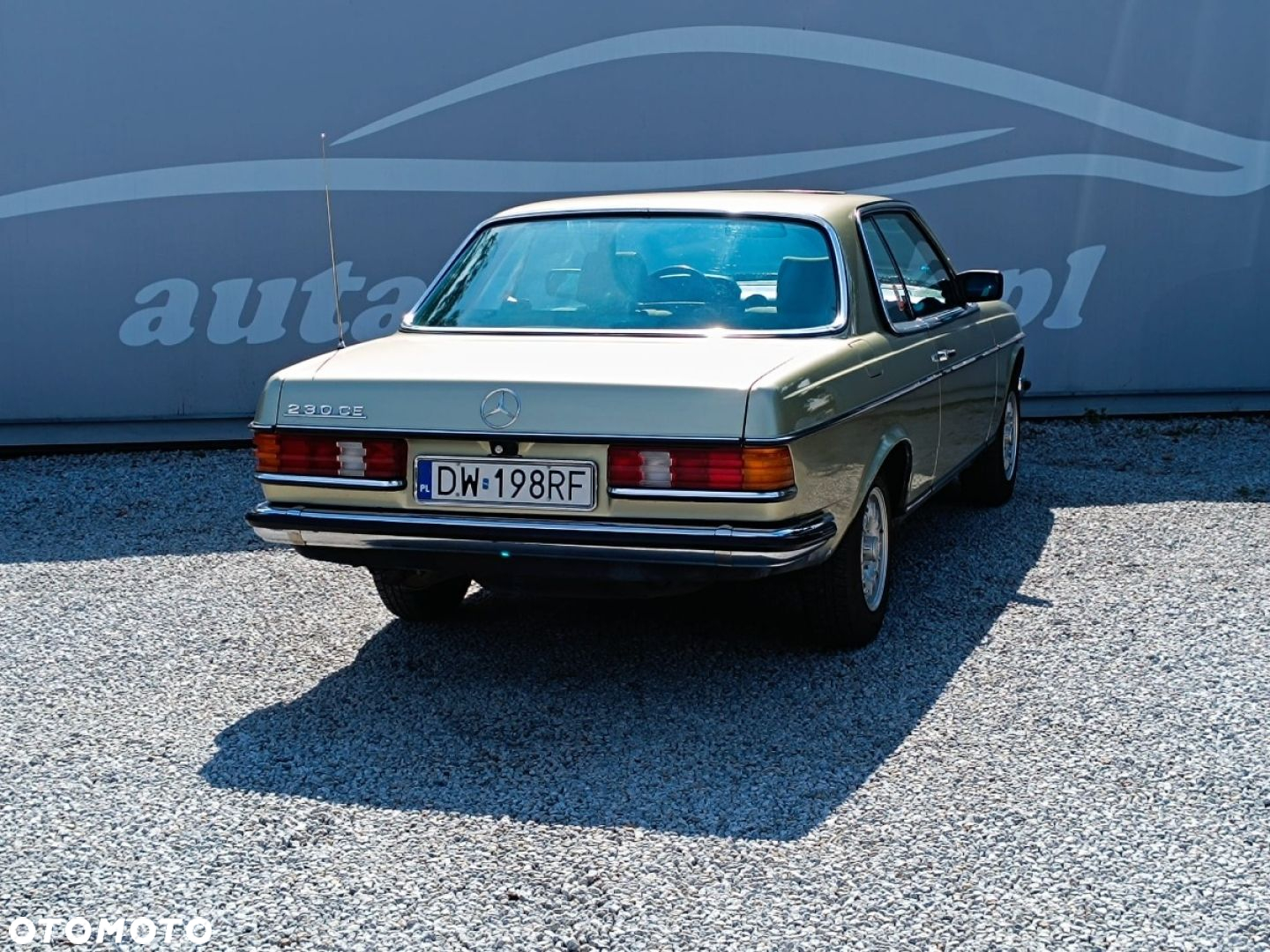 Mercedes-Benz W123 - 20
