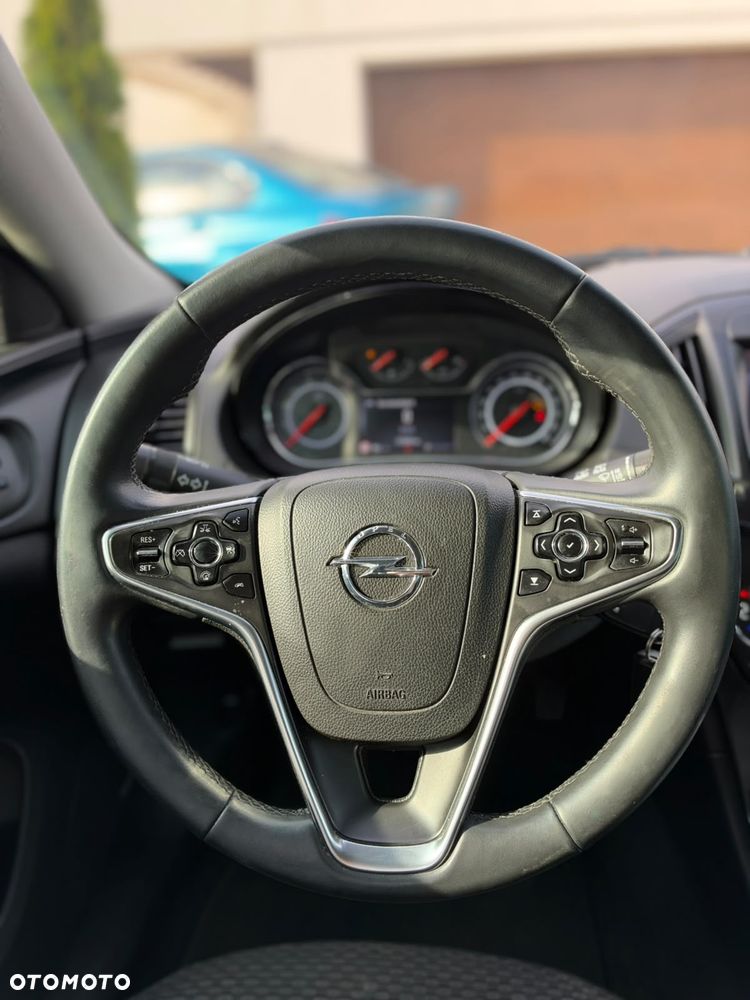 Opel Insignia - 25