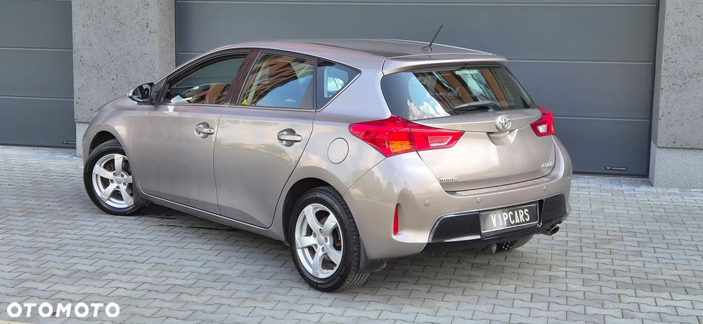 Toyota Auris 1.6 Premium - 17